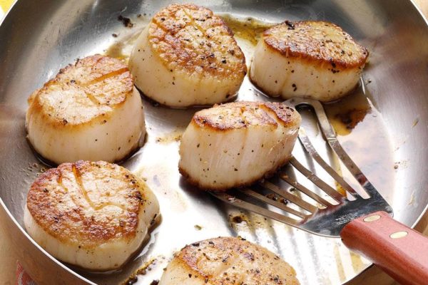 Seared-Scallops-with-Citrus-Herb-Sauce_exps104812_TH2236622B08_02_2bC_RMS (1)
